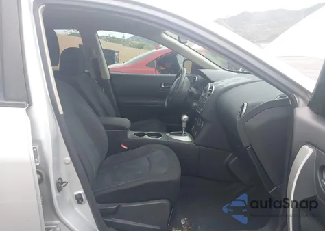 2015 Nissan Rogue Select S z USA, uszkodzony, nr VIN JN8AS5MT6FW672235